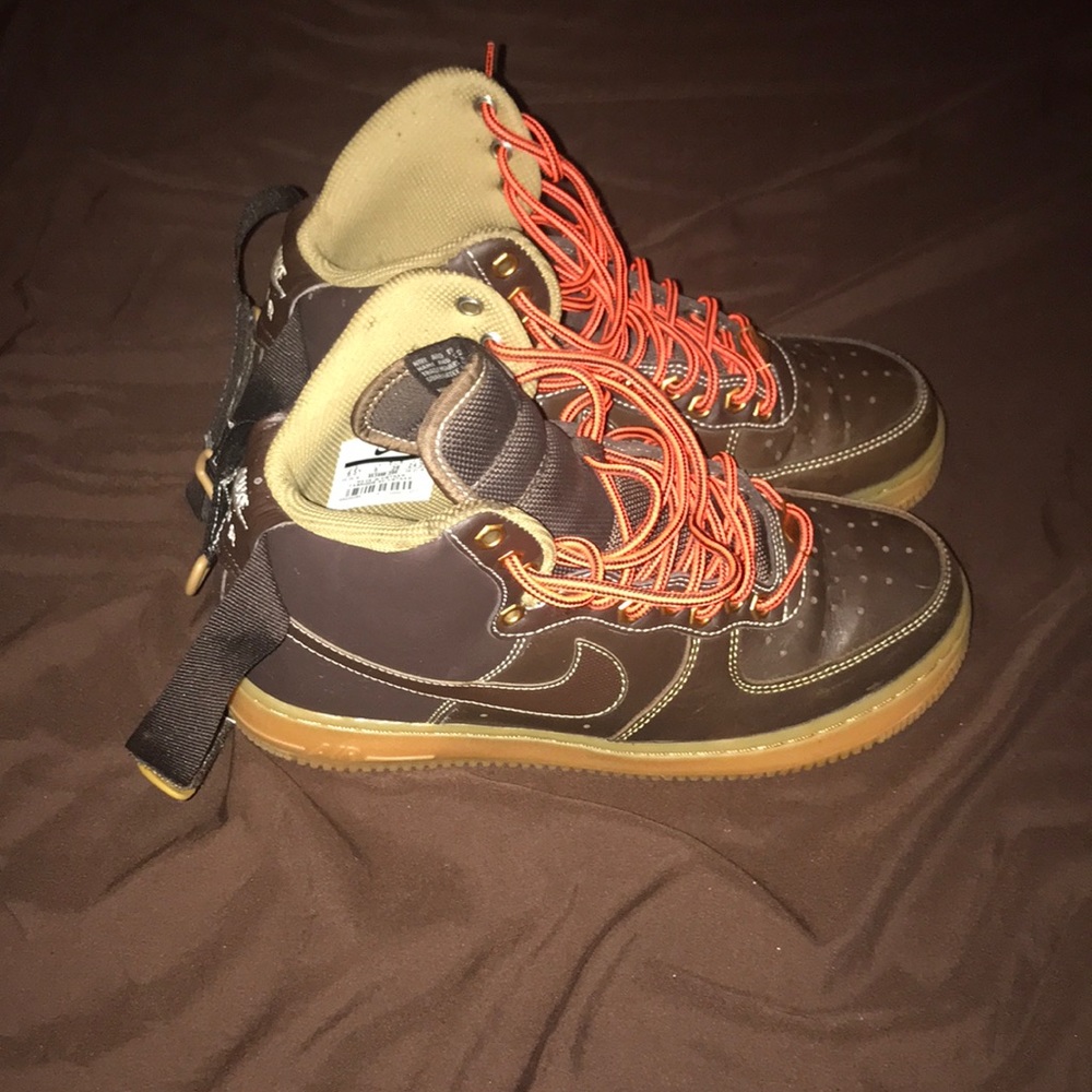 Boys shoes